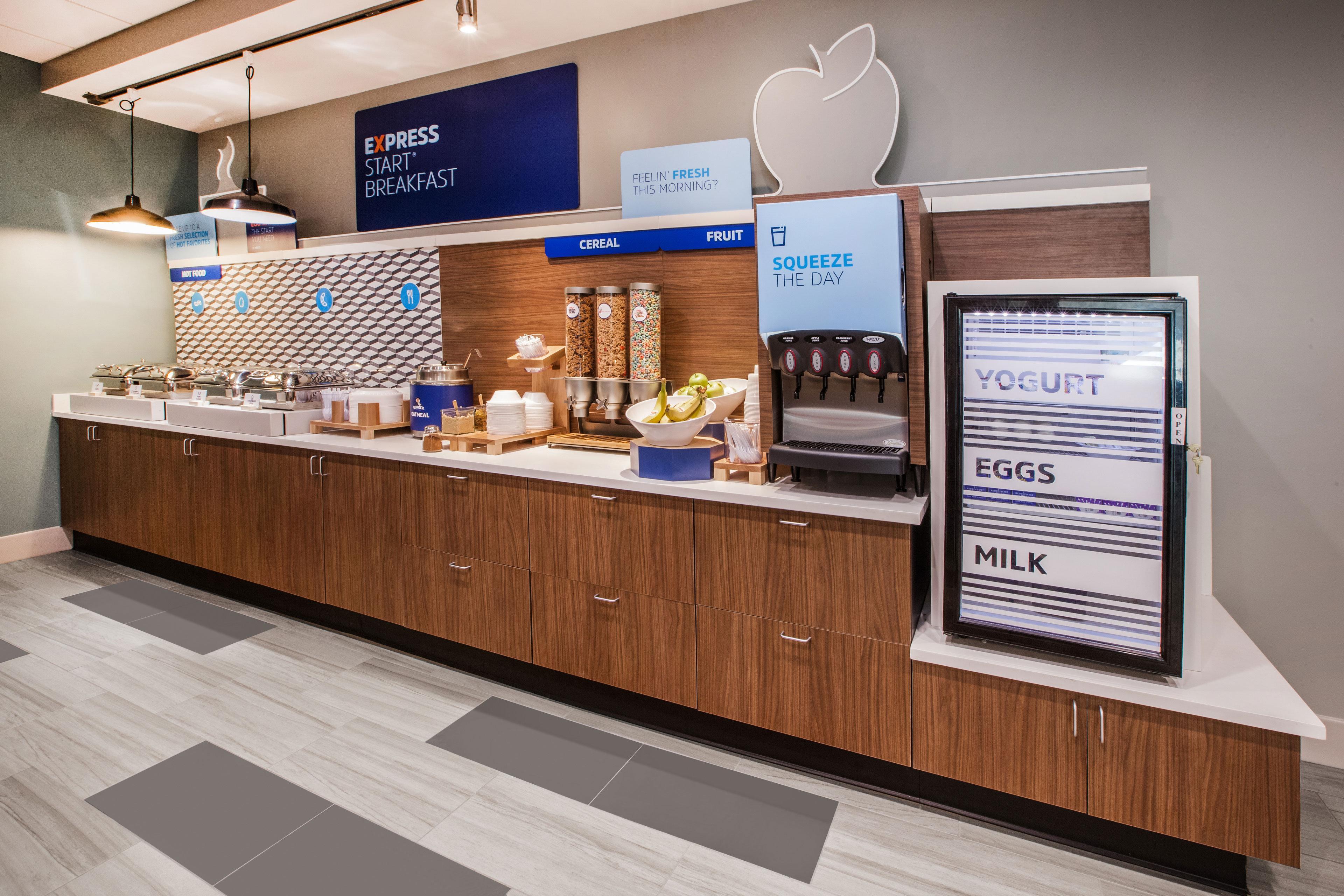 Holiday Inn Express Hotel & Suites Terre Haute By Ihg Zewnętrze zdjęcie