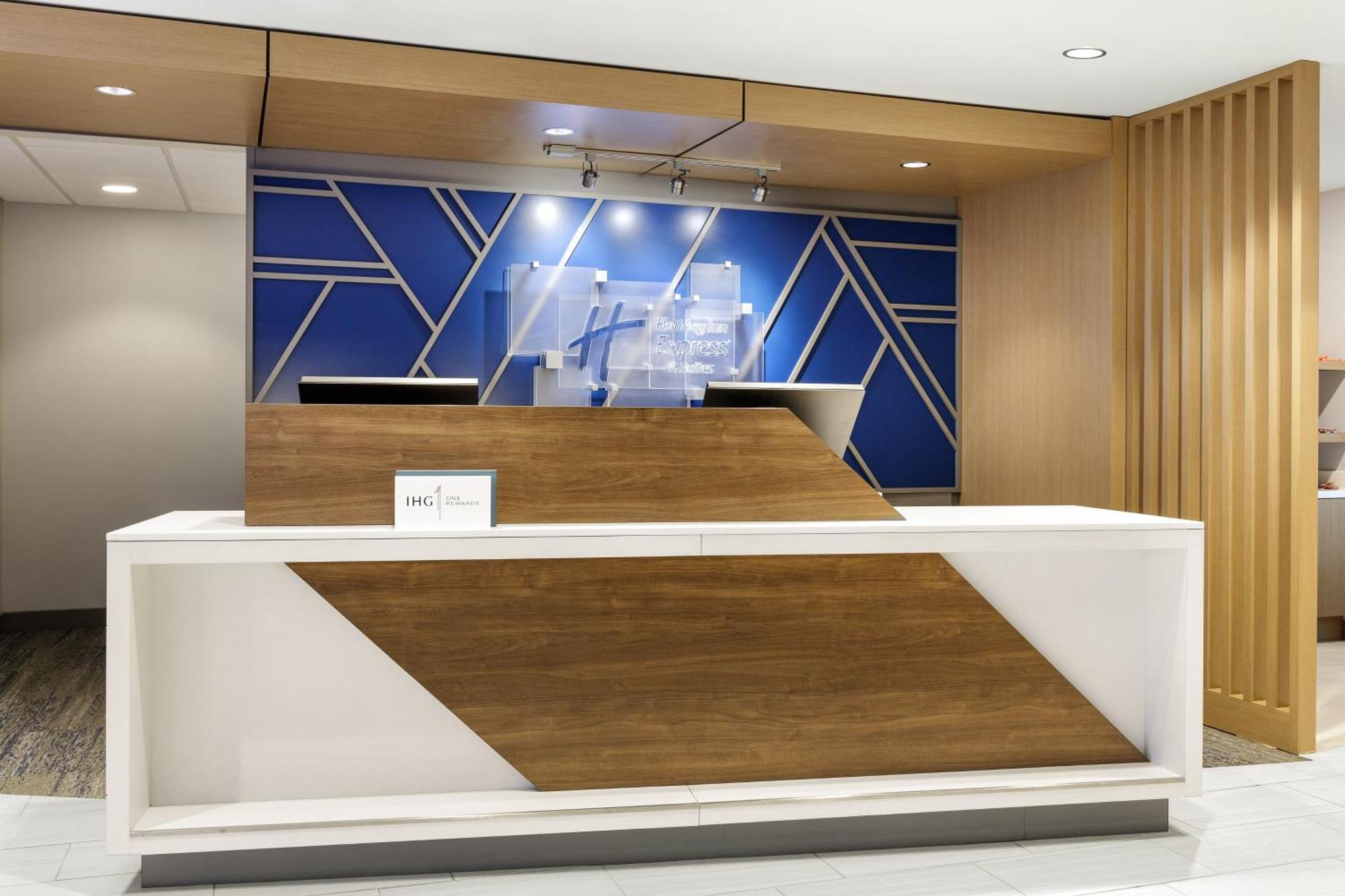 Holiday Inn Express Hotel & Suites Terre Haute By Ihg Zewnętrze zdjęcie