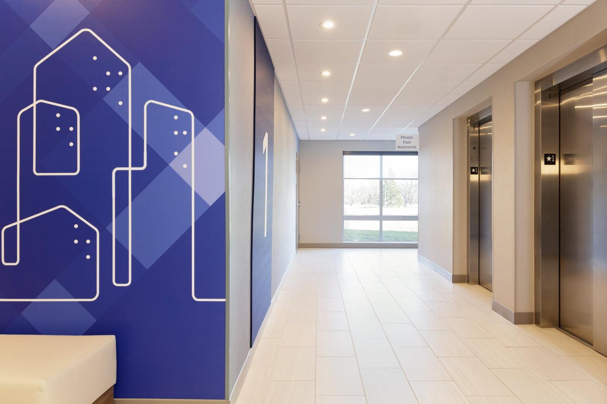 Holiday Inn Express Hotel & Suites Terre Haute By Ihg Zewnętrze zdjęcie