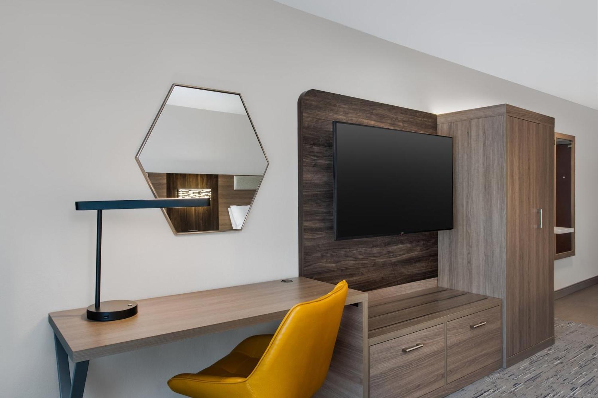 Holiday Inn Express Hotel & Suites Terre Haute By Ihg Zewnętrze zdjęcie